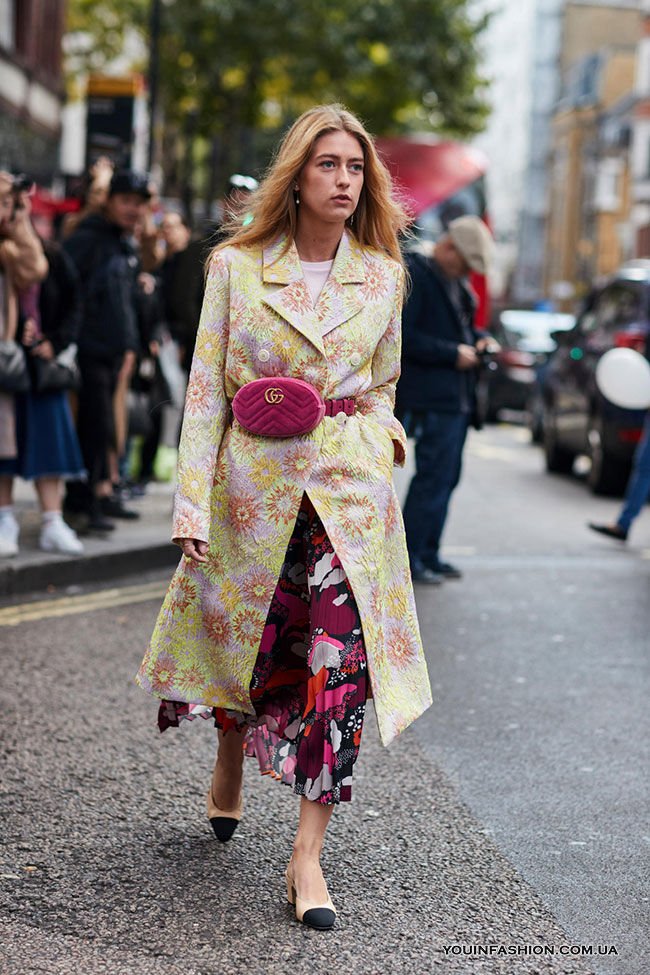 Τόλμα να συνδυάσεις belt bag με παλτό και θα κλέψεις τις εντυπωσεις!